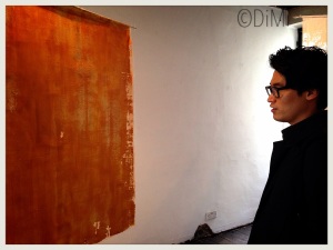 Admiring Bongsu's work at Hanmi Gallery